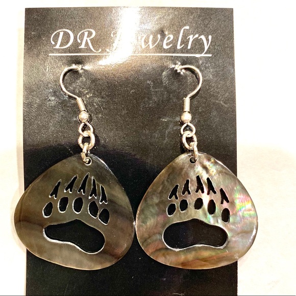 COPY - 🐻 Hand crafted Bear Paw Earrings (Shell) - Picture 3 of 4